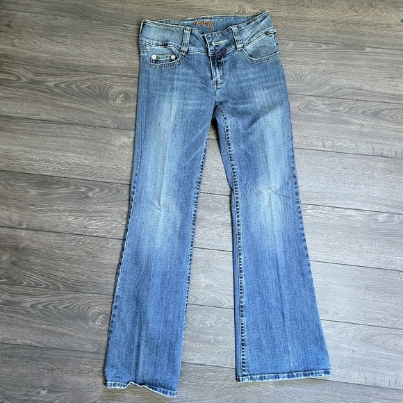 Timing Blue Jeans - Picture 3 of 8